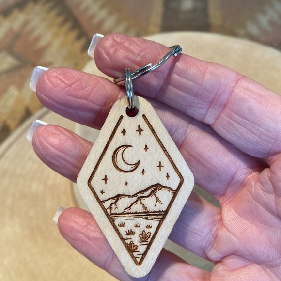 🎉NEW‼️. MOON & STARS WOODEN KEY CHAIN‼️ - Picture 2 of 7